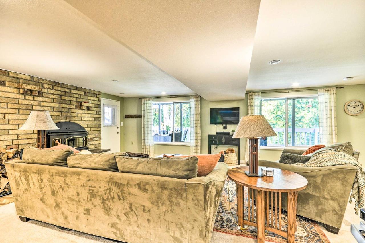 The Owls Nest With Hot Tub And Forest Views! Holiday home